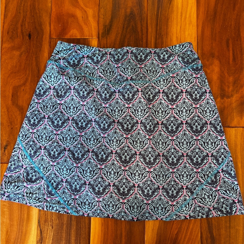 Title Nine sz XS Skort in Blue, pink geometric pattern - Picture 5 of 6